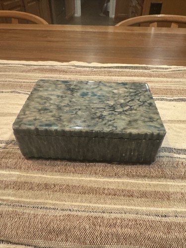alabaster Green stone jewelry box - Picture 1 of 7