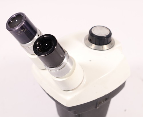 Bausch & Lomb Stereozoom 4 Microscope Kit #5 - Picture 3 of 10