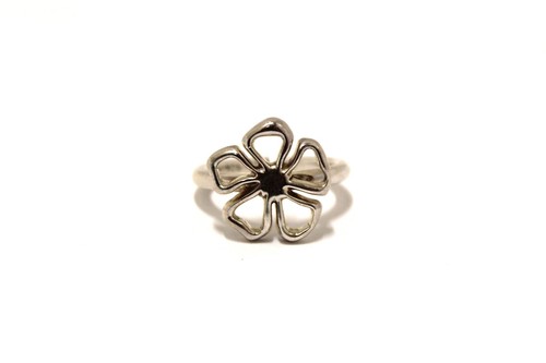 USED Tiffany & Co Sterling Silver Open Flower Ring Size 6 AUTHENTIC