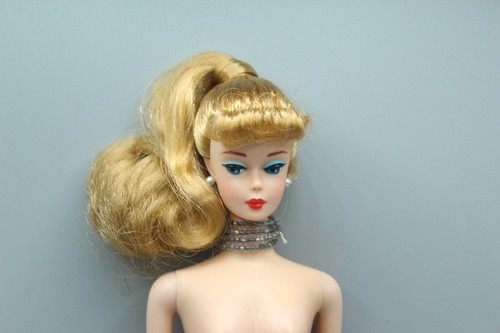 Barbie 1958-1993 Mattel Malaysia 35 Anniversary Reproduction Doll #3 (A19) - Picture 2 of 7