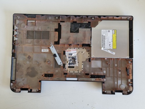 Toshiba Satellite C75-A-119 – Bottom Case complet avec lecteur DVD et visseri... - Photo 2/2