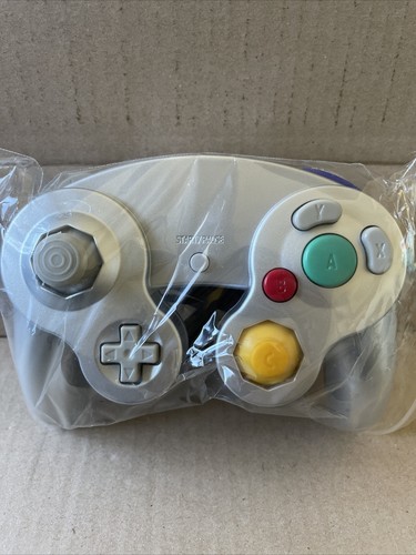 Nintendo GameCube Wired Controller - Silver New 3rd Party - Picture 1 of 1