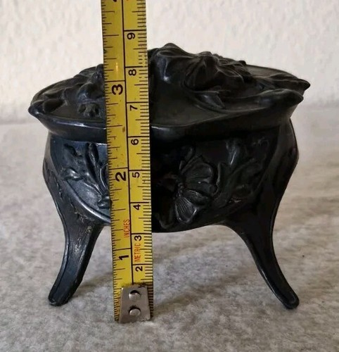 ANTIQUE PEWTER/SPELTER TRINKET CASKET BOX damaged to the hinge - Picture 11 of 13