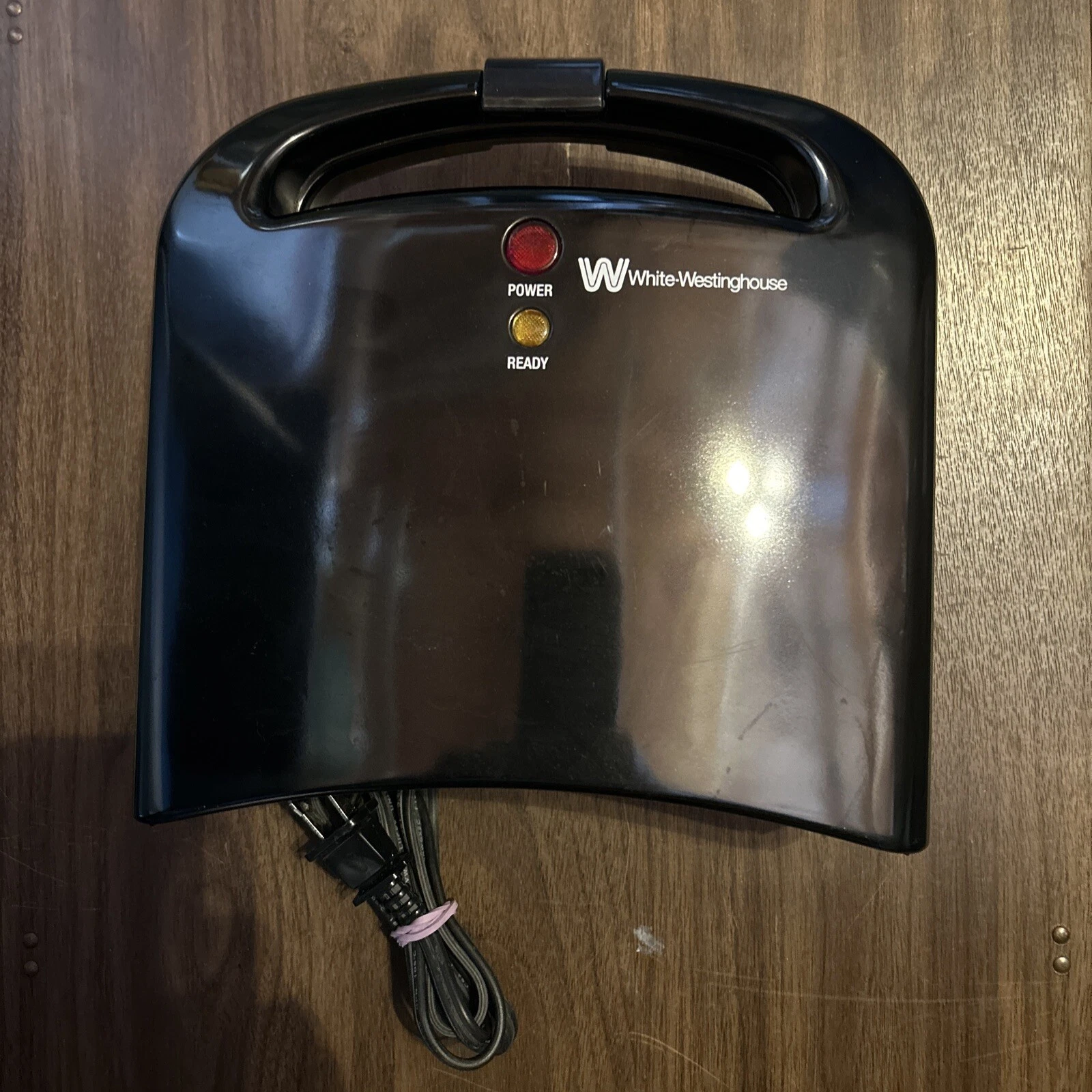 White Westinghouse Deep Non Stick Coating Square Belgian Waffle Maker #WWM2000