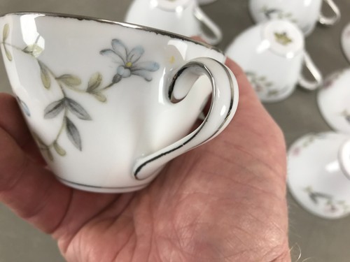 8 vintage Harmony House "Linda" Floral Pattern Fine China Coffee Cups 2.5"x3.5 - Picture 13 of 13