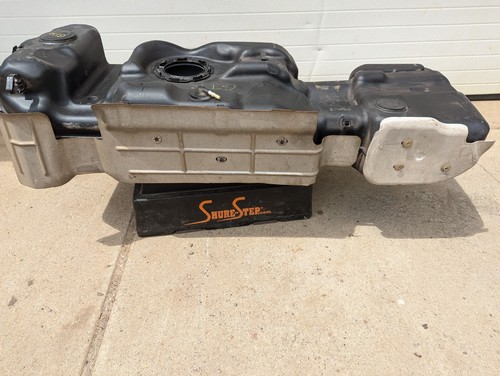 04-07 Yukon SWB , Escalade SWB & Tahoe Non Flex Gas Tank - Picture 6 of 7