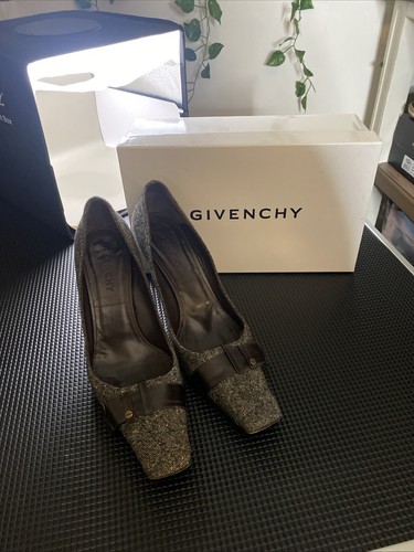GIVENCHY 39.5 Tweed Black & Beige Heels  Orig. $500 - Picture 1 of 13