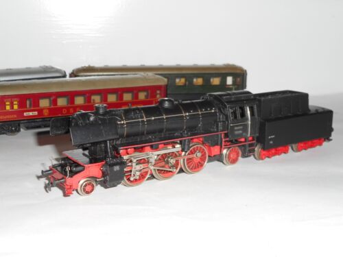 Marklin 3005 Steam Loco & 4008,4006,4014 passenger cars. HO Scale. 3 rail AC - Picture 2 of 24