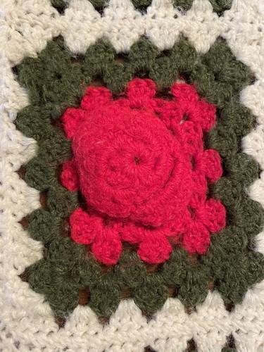 Vintage Crocheted Granny Afghan Throw Blanket 3D Puffy Red Roses Flowers 61”X 43 - Picture 11 of 12
