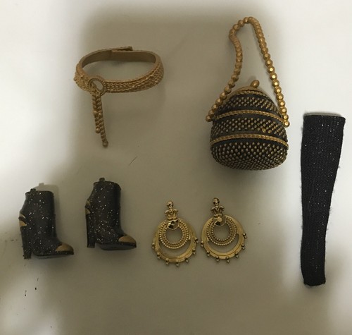 LOL Suprise OMG Fashion Doll Purse ROYAL BEE Handbag Belt Boots Earring Parts - Picture 1 of 3
