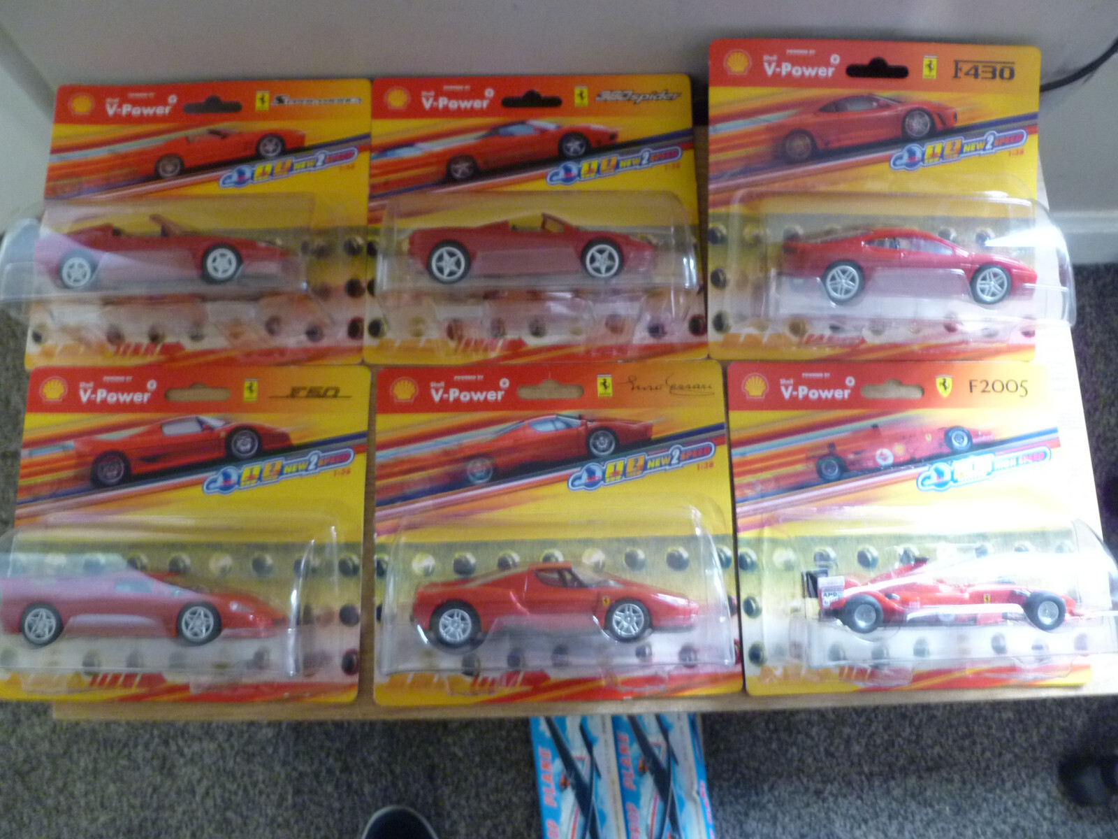 Set of 6 x Shell V Power Ferrari Hot Wheels Cras - New Sealed 1:38 Scale