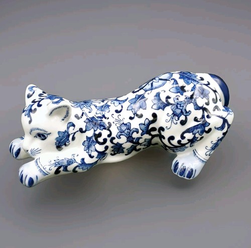 Vtg Chinese Large 12" Porcelain Floral Blue and White Cat