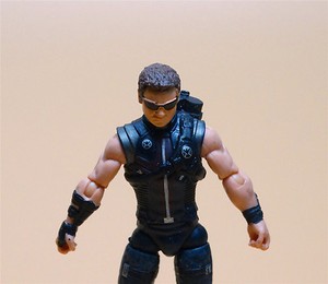 2013-hawkeye-ACTION-FIGUR3-75-034-10cm