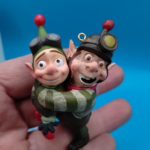 Hallmark Disney Prep And Landing Elf Brothers Weihnachtsschmuck Wayne & Noel - Bild 7 von 15