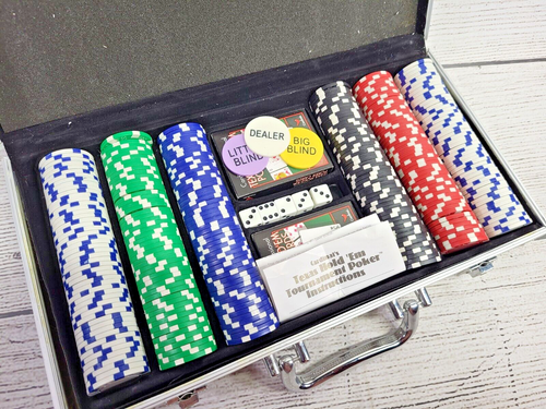 Poker Chips Set Würfel & Spielkarten in Metalltragetasche mit Riegeln & Griff - Bild 3 von 3