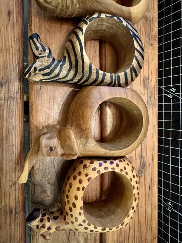 6 Serviettenringe Holz afrikanische Kunst Handmade Schnitzkunst - Bild 6 von 12