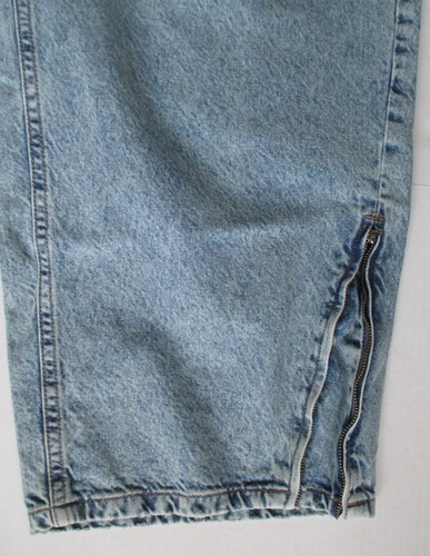 Women's Barrel Jeans - Wild Fable Light Wash - distressed Size 17 - Picture 3 of 8