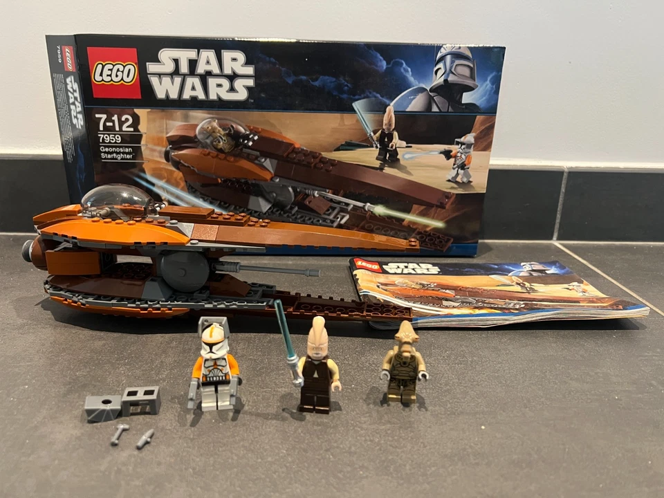 LEGO Star Wars 7959 Geonosian Starfighter, photo 1 sur 3