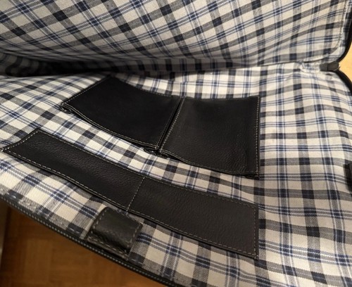 Levenger - Chaqueta Bomber de Cuero Negra Funda para Portátil Folio de Negocios. 16x12x3. - Imagen 8 de 15