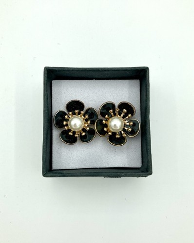 Vintage Floral Flower Earrings - Black Enamel Gold Tone Faux Pearl - Picture 3 of 4