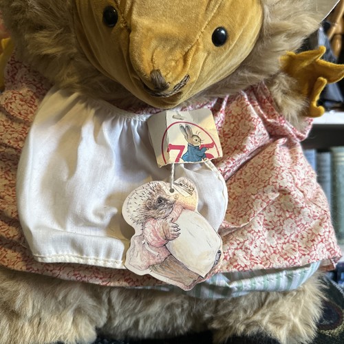 Vtg EDEN TOYS Plush Mrs. Tiggy Winkle Hedgehog LARGE 16" Tall Apron Bonnet 1972 - Picture 2 of 7