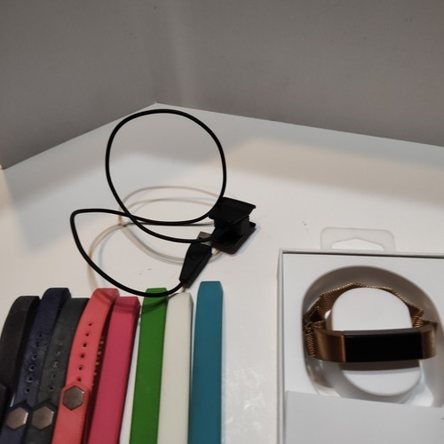 Fitbit Alta Hr Large W/ 9 Bands - Picture 7 of 8
