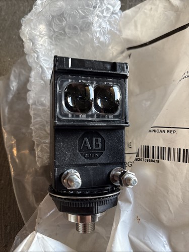 Allen-Bradley 42GRU-9000-QD SER. A Photo Switch - Picture 1 of 3