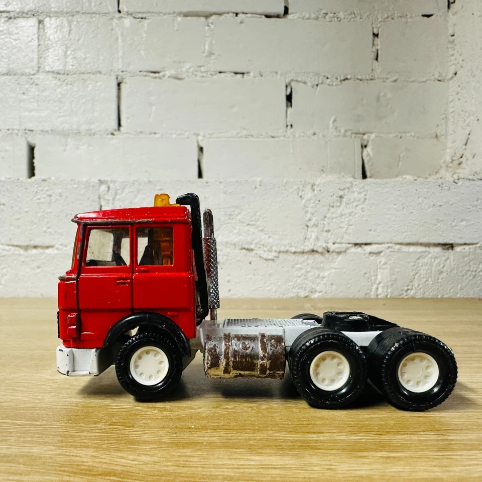 Iveco Tractor K136 for Matchbox Superkings Ferrari Racing Team Transporter - Image 3 of 4