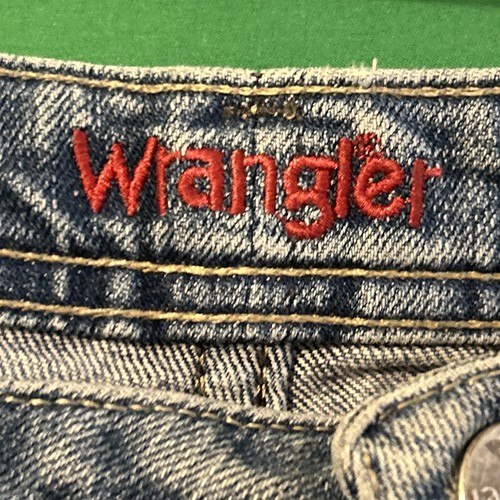 Wrangler Women's Size 6P 36x26Light Wash Relaxed Straight Blue Denim Jeans - Picture 7 of 11