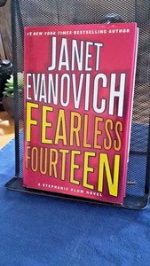 Fearless Fourteen (Stephanie Plum, No. 14)