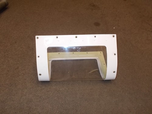 CESSNA 172 LANDING LIGHT LENS & FRAME - Bild 2 von 2