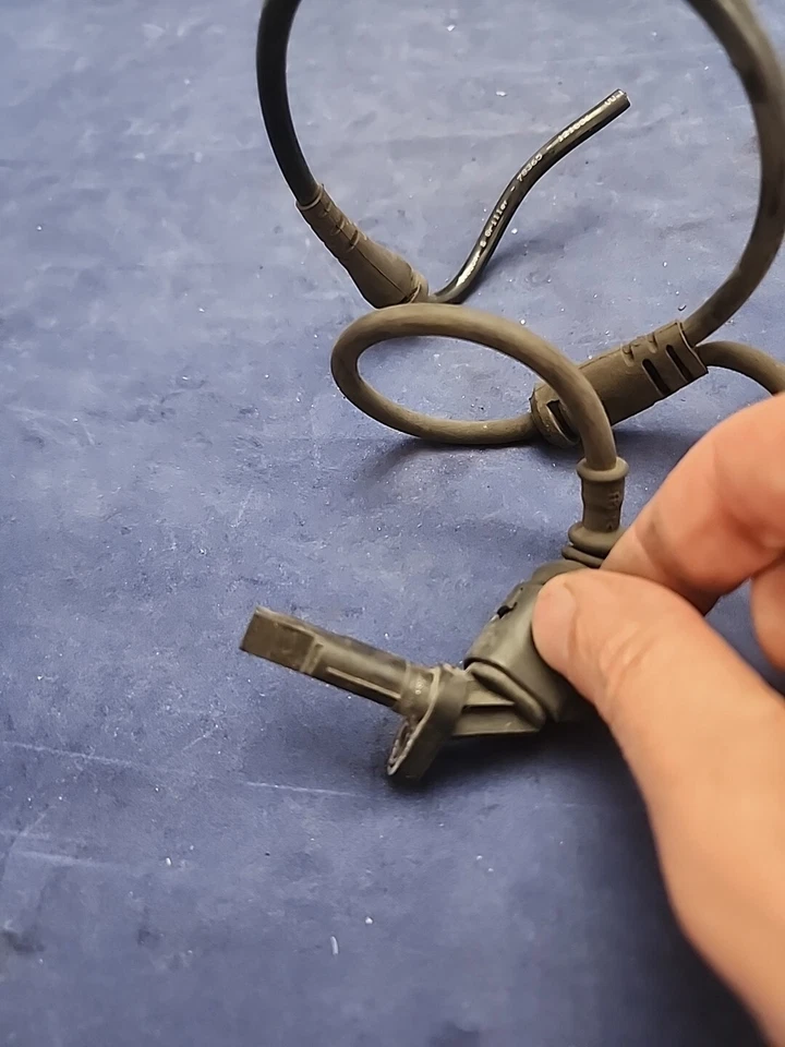 Sensor de velocidad de rueda ABS 2008-2018 derecho AUDI A4 S4 A5 S5 A6 A7 A8 Q5 A2 (51) Foto 2 de 3