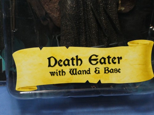 Harry Potter Serie 1 DEATH EATER Con Varita Y Base, NECA SIN USAR, EN CAJA - Imagen 3 de 4