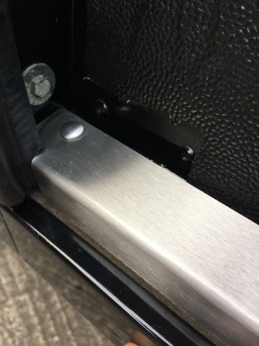 Tapicería retenedor de alfombra de puerta delantera de acero inoxidable para Land Rover Defender 90/110 - Imagen 7 de 9