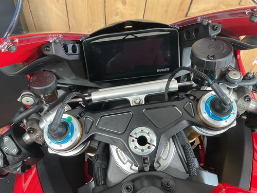 Ducati Panigale V4S 2025 In stock NOW! FREE UK DELIVERY! LOW RATE APR 4.9% - Picture 15 of 16