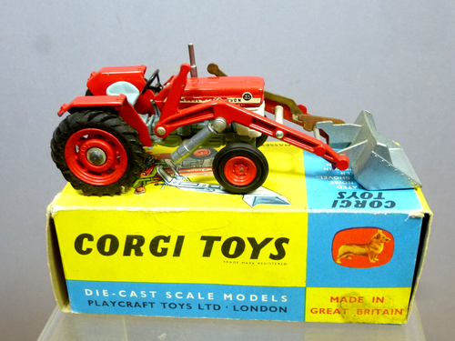 CORGI No.69 MASSEY-FERGUSON 165 TRACTOR & SHOVEL . MIB - Picture 4 of 12
