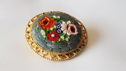 Brooch ~ Micro Mosaic Glass ~ Flowers - Picture 5 of 7
