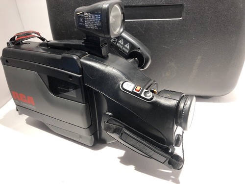 RCA VHS Camcorder CC540 Light & Case - Picture 4 of 6
