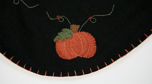 Halloween Fall Pumpkin Placemats Set of 2 Black Hand Sewn Embroidered - Picture 3 of 10