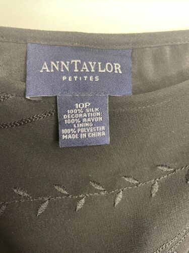 Ann Taylor Black 100% Silk A Line Embroidered Floral Skirt Career Office Attire - Picture 2 of 13