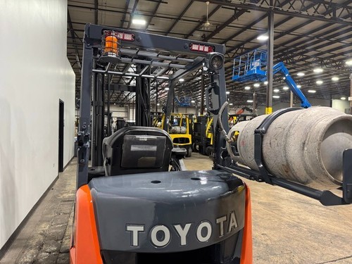 2019 TOYOTA 8FGCU25 5000LB 3 STAGE CUSHION LPG FORKLIFT STK 15933 - Picture 18 of 19