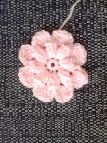🌷5 Applique Handmade Hand Crochet Flowers Pastel Pink 7cm/2.75in🌷 - Picture 4 of 9