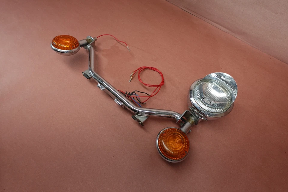 99-13 YAMAHA ROYAL STAR XVZ 1300 TF XVZ13 Front Turn Signal Light Bar - Image 3 of 4