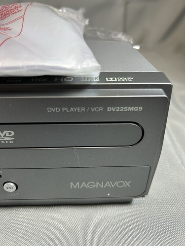 Magnavox DV225MG9 DVD/VCR VHS Combo Player Recorder- Gray- NEW, VCR Not Working - Picture 2 of 7