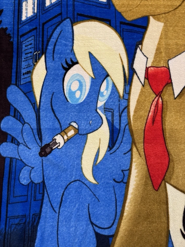 Manta My Little Pony Dr Whooves Doctor Who Tardis Friendship is Magic 64"x45" Foto 4 de 4