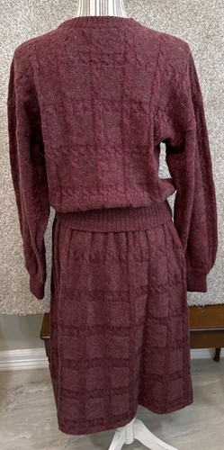 Salvatore Ferragamo Italy Womens Burgundy Knit Sweater Skirt Set Size Medium - Picture 3 of 22