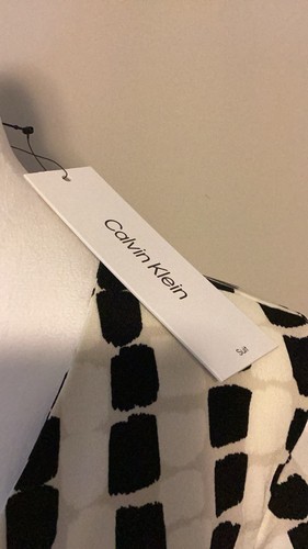 Women’s Calvin Klein fluttered sleeves black and white top new with tags size sm - Bild 2 von 4