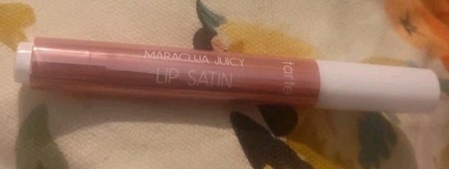 TARTE MARACUJA JUICY LIP  SATIN ~ DAISY ~ NEW - Picture 1 of 2
