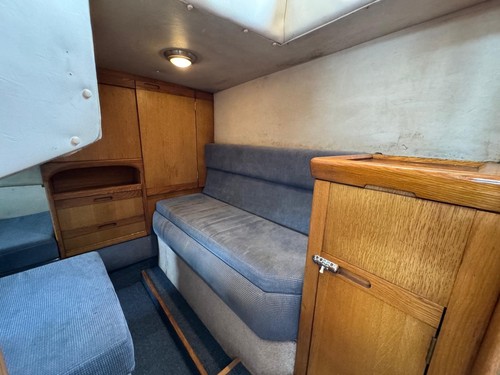 Sealine Sovereign 328 1990 2 x Volvo AD41A 200hp diesel engines, 6 berths. - Picture 16 of 24