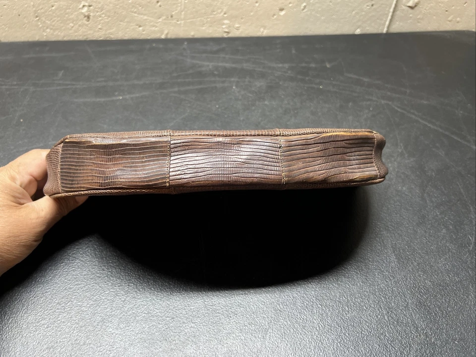 Bolsa de mão feminina vintage anos 1950 textura lagarto louco, clutch - Imagem 3 de 4